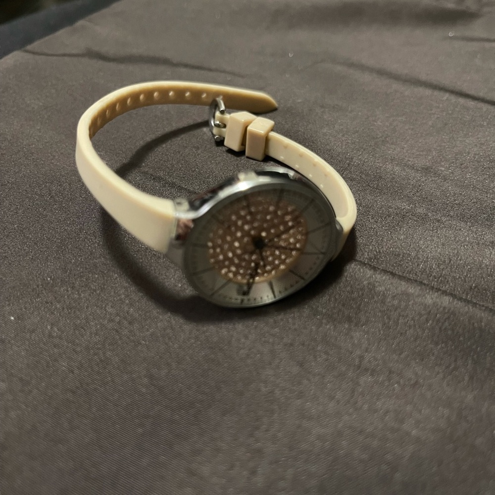 Hoops Watch with Sparkles - Picture 5 of 5